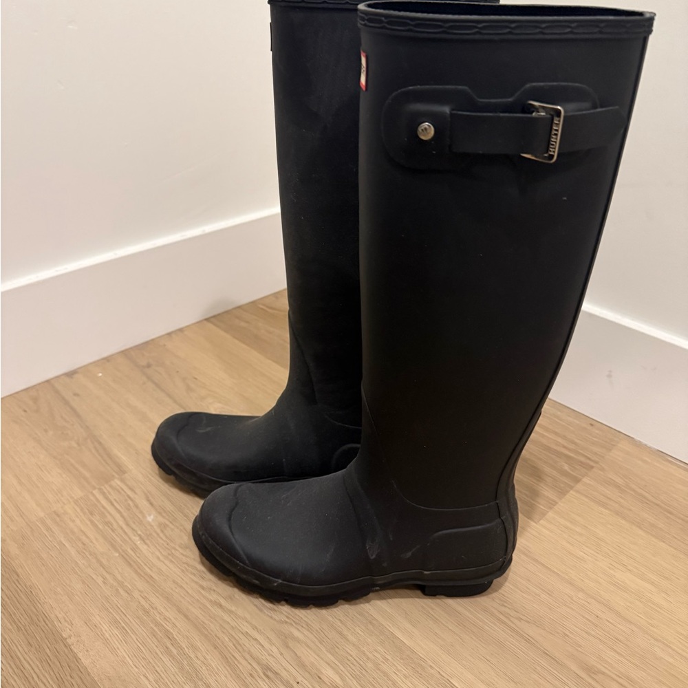 Hunter Classic Black Waterproof Boots - Picture 3 of 3